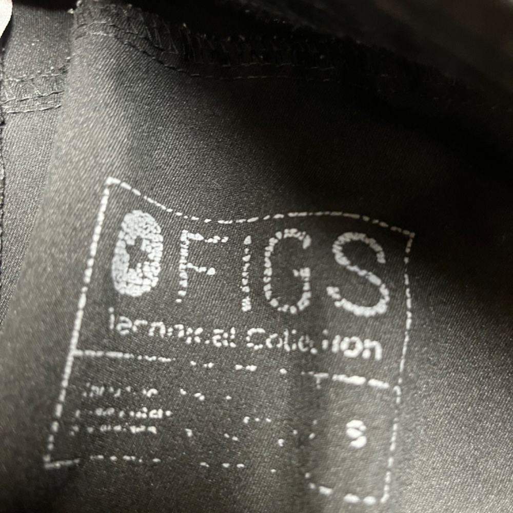 Figs Scrubs Set - Picture 4 of 5